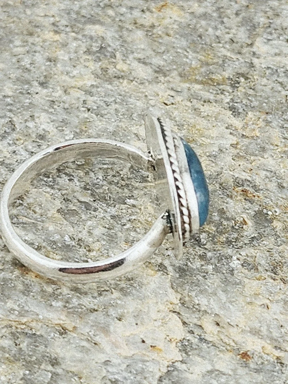 BLUE APATITE OVAL RING GEMSTONE HANDMADE RING IN STERLIN SILVER METAL UNISEX 6